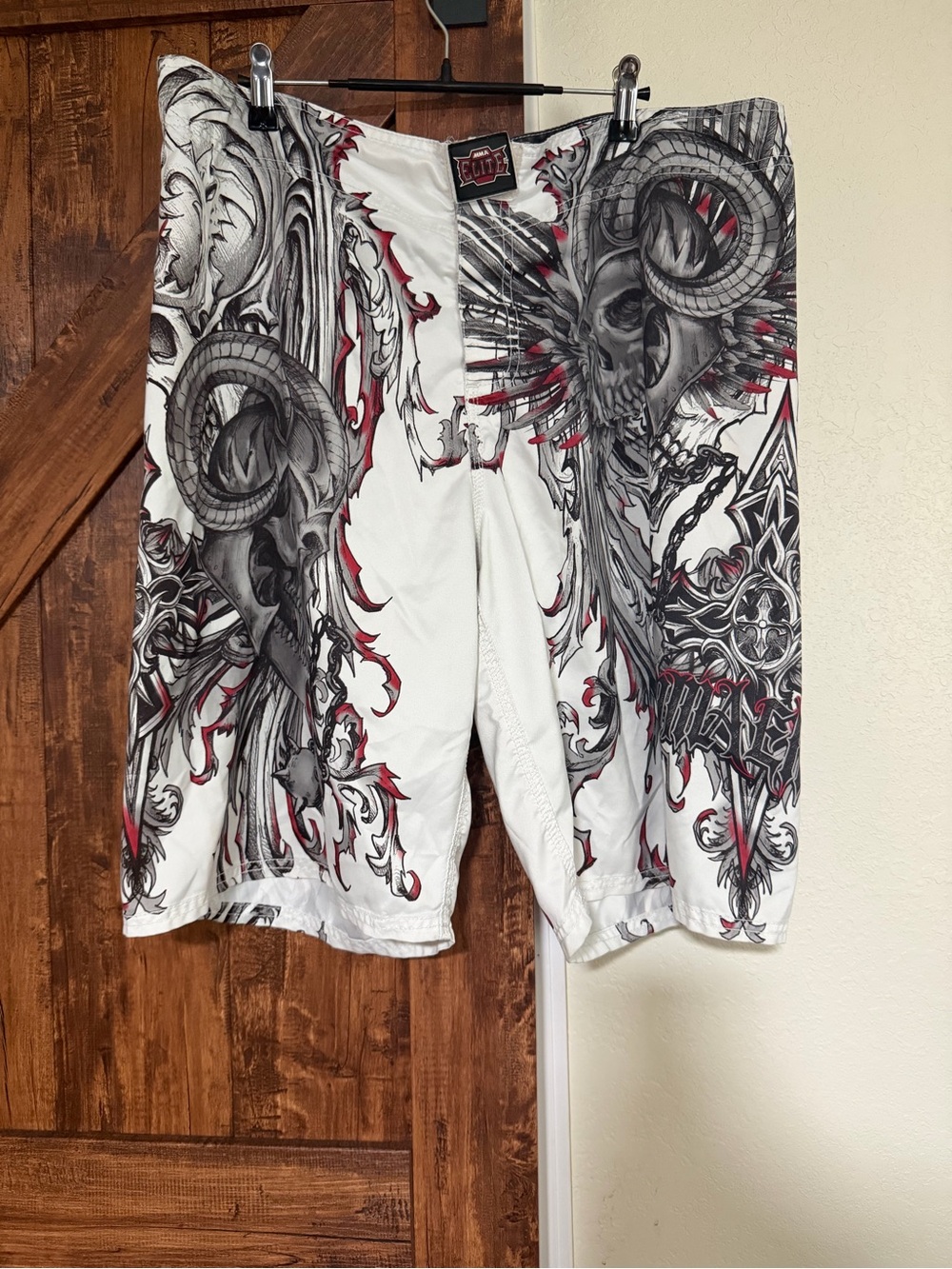 MMA Elite Men's Graphic Board Shorts Y2K Grunge Skater Horned skull size Large